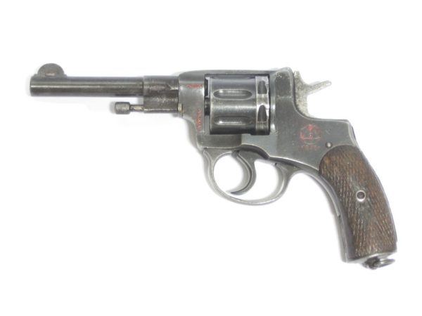 Nagant_1895_4b35f9a1f60aab345baf01ddca5a6d9b.jpg Revolver NAGANT - 1895