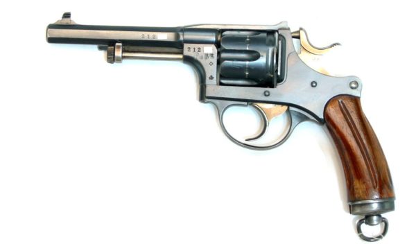 Revolver_ordo_1882_212xx_3f674318af7d48b69c50ce68443aab60-3.jpg Revolver d'Ordonnance 1882 Waffenfabrik 3ème VARIANTE
