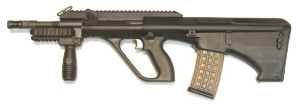 STEYR_AUGA3_2_9fde0cda27b07edfaab815c0ac9b8262-3.jpg STEYR AUG A3 calibre 5.56x45